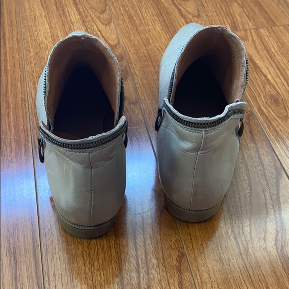 Textured booties - Picture 4 of 5